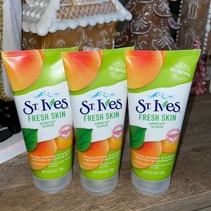 St. Ives Fresh Skin Apricot Scrub